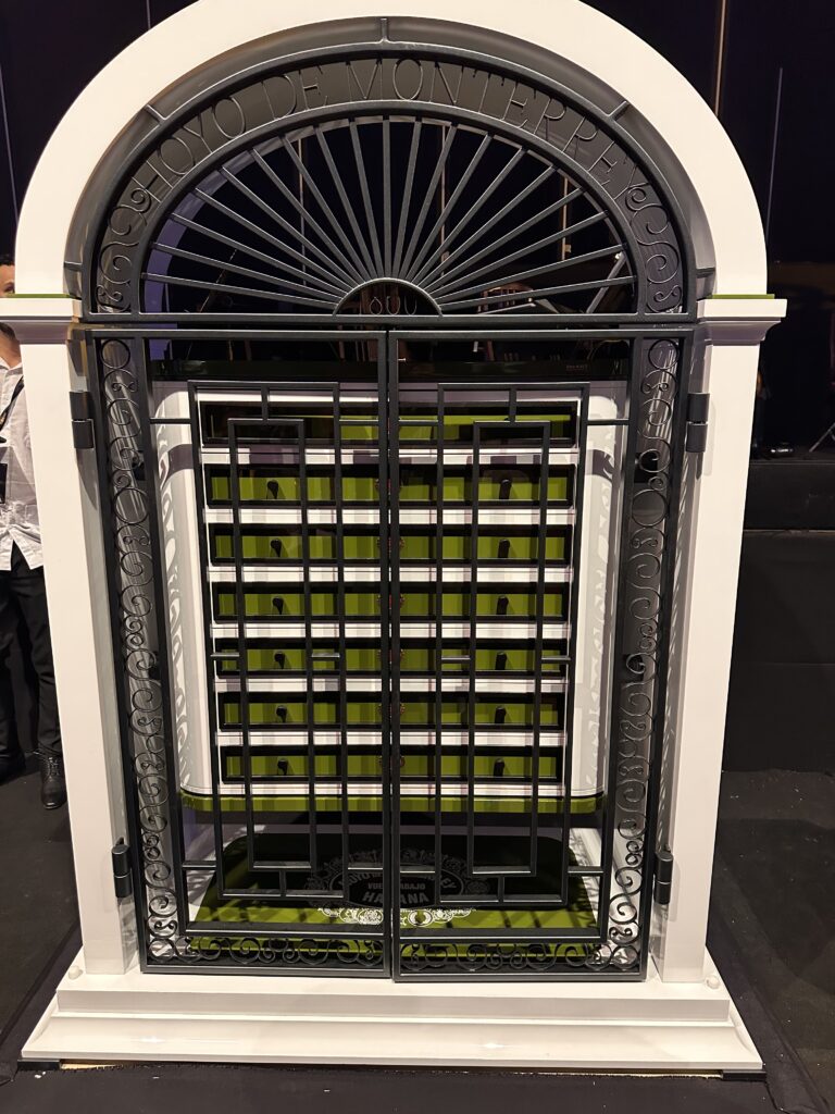 Hoyo de Monterrey humidor